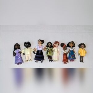 Disney JAKKS Encanto Madrigal Magical Casa Dollhouse 3” Family Figures 8pcs